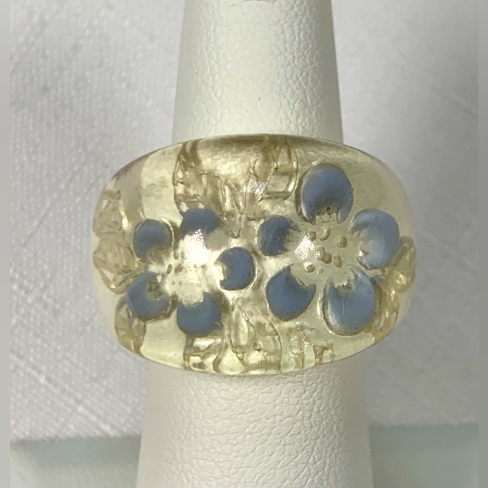 Vintage Clear Lucite Reverse Painted Lilac Floral Bubble Domed Ring size 6.5